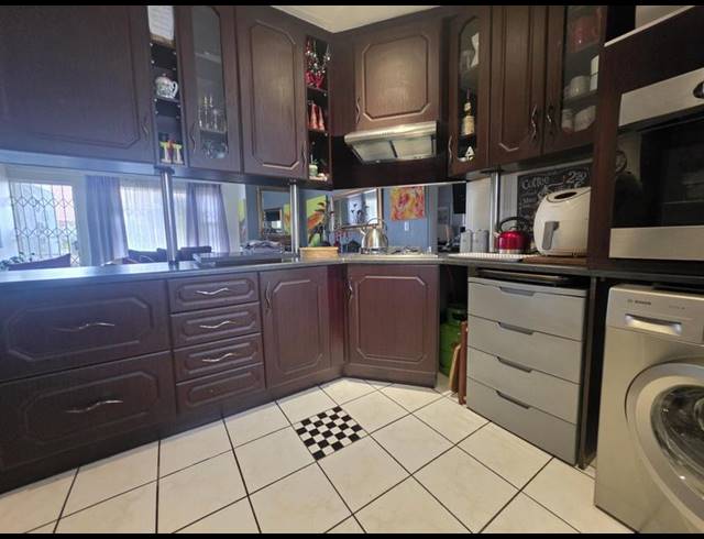 3 BEDROOM TOWNHOUSE FOR SALE IN NEW REDRUTH